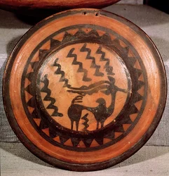 Deckel einer Graburne mit Darstellung eines Steinbocks und eines geometrischen Musters, aus dem Industal, Pakistan, 3000-1500 v. Chr.